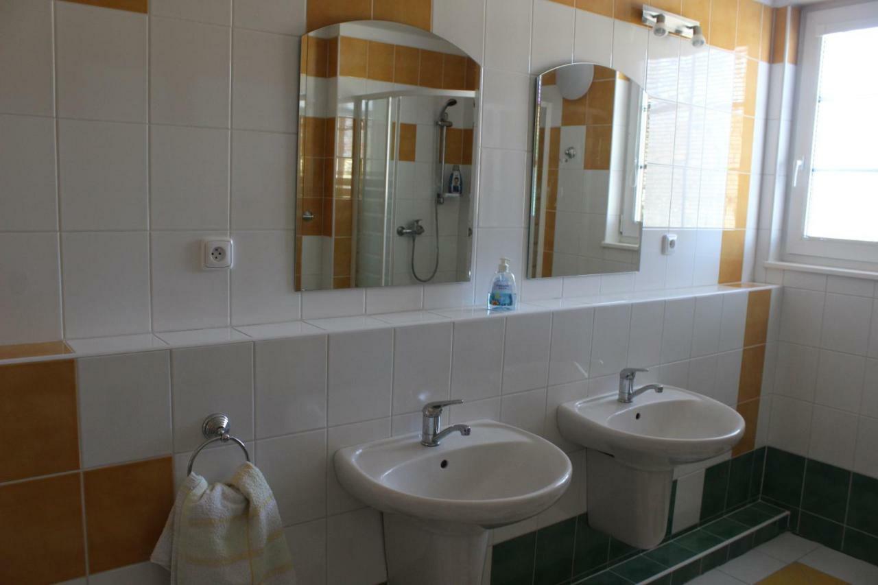 Apartman V Podskali Hluboka nad Vltavou Bagian luar foto