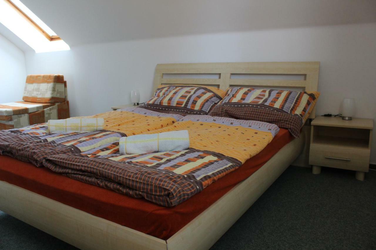 Apartman V Podskali Hluboka nad Vltavou Bagian luar foto