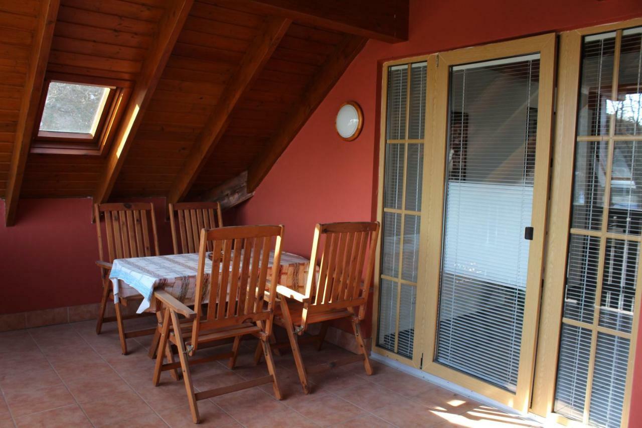 Apartman V Podskali Hluboka nad Vltavou Bagian luar foto