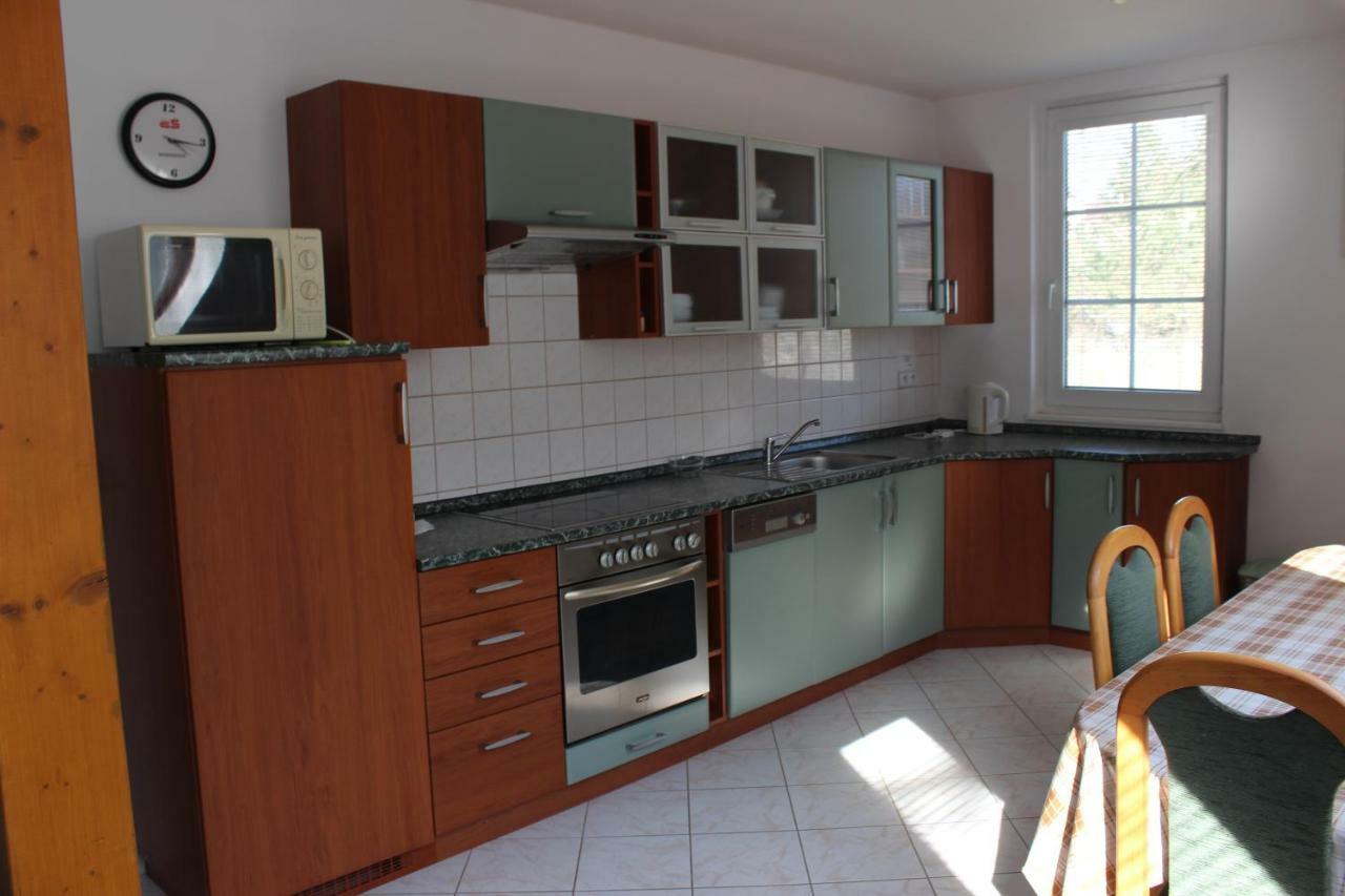 Apartman V Podskali Hluboka nad Vltavou Bagian luar foto